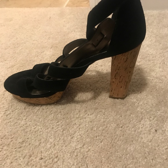 Heidi Klum strappy heels - Picture 3 of 3